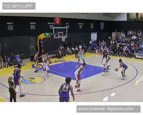 中锋缺阵导致防守漏洞斯普利特直言球队篮筐保护不足